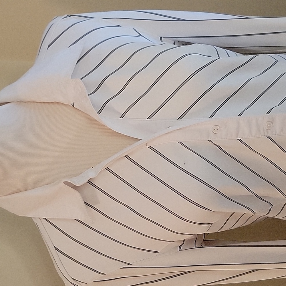 Express Stretch Slenderizing Button Down Blouse Size 12 - Picture 2 of 8